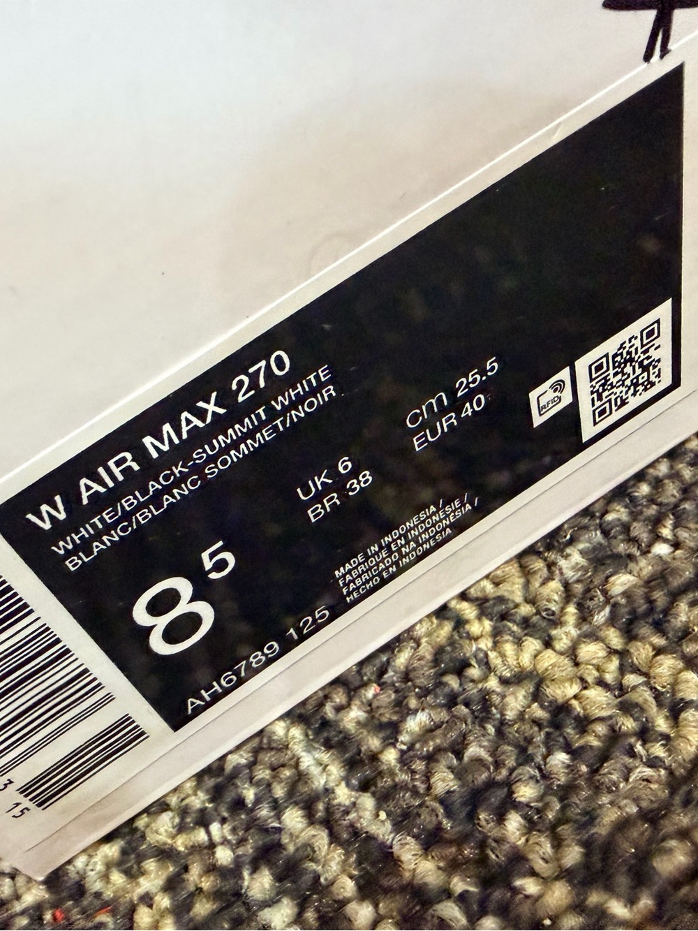 Nike Air Max 270 - Picture 15 of 15